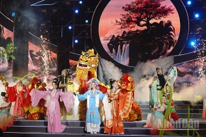 Một tiết mục trong chương trình nghệ thuật khai mạc Đêm hội Nguyên tiêu 2026. (Ảnh: Thế Anh)