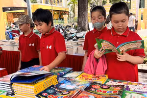 Các em thiếu nhi có dịp tham gia các hoạt động liên quan văn hóa đọc tại Ngày Sách và Văn hóa đọc lần 5 trên địa bàn Thành phố Hồ Chí Minh. (Ảnh: LINH BẢO)