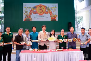 Các đại biểu tại buổi lễ khai mạc. (Ảnh: Thế Anh)