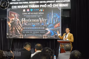 Đại diện Hiệp hội Phát triển Công nghiệp Văn hóa Việt Nam chi nhánh Thành phố Hồ Chí Minh thông tin về cuộc thi. (Ảnh: LINH BẢO)