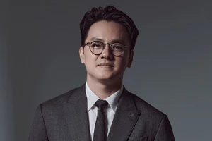 Nhạc trưởng tài năng Trần Nhật Minh sẽ chỉ huy đêm hòa nhạc Giáng sinh. (Ảnh: HBSO)