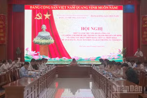 Quang cảnh buổi làm việc. (Ảnh: LINH BẢO)