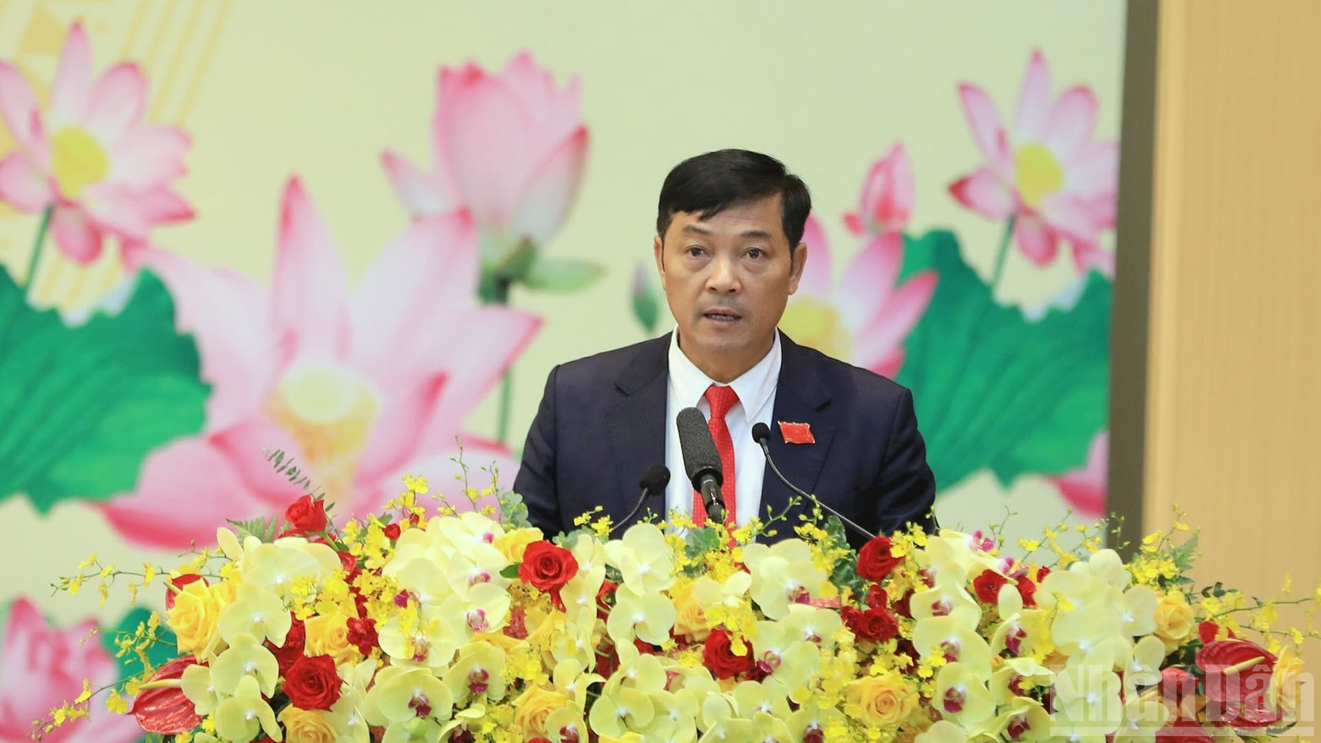 Đồng chí Lê Trọng Yên, Ủy viên Ban Thường vụ Tỉnh ủy, Phó Chủ tịch Ủy ban nhân dân tỉnh Lâm Đồng trình bày tham luận tại Đại hội. ndo_br_8.jpg
