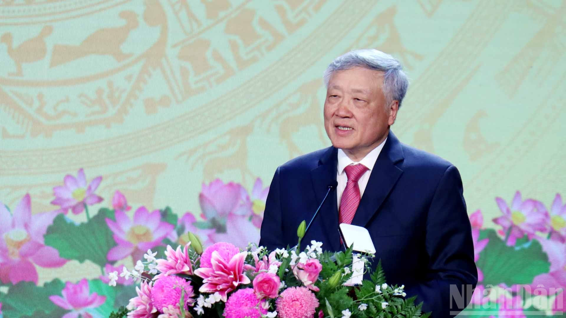 Đồng chí Nguyễn Hòa Bình cho biết, Trung ương Đảng, Bộ Chính trị, Ban Bí thư đặt rất nhiều kỳ vọng vào đội ngũ cán bộ trong bộ máy mới tỉnh Lâm Đồng. ndo_br_17.jpg
