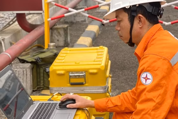 Thí nghiệm máy biến áp tại trạm.