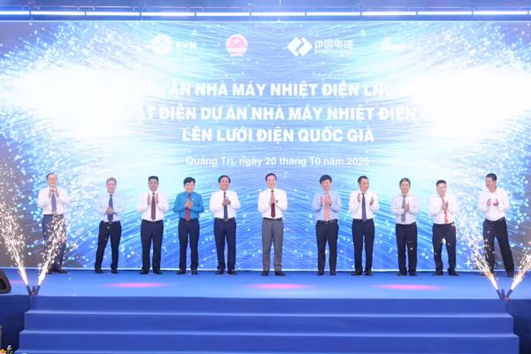 Khởi công, phát động thi đua xây dựng Nhà máy nhiệt điện LNG Quảng Trạch II, công bố phát điện Nhà máy nhiệt điện Quảng Trạch I lên lưới điện quốc gia. (Ảnh: EVN cung cấp)