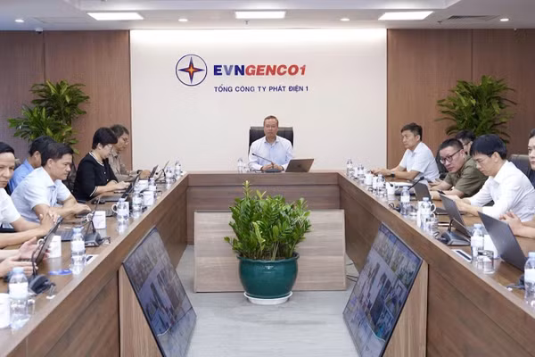 Hội nghị giao ban quý IV/2026 tập trung đánh giá kết quả 9 tháng đầu năm và triển khai nhiệm vụ những tháng cuối năm của EVNGENCO1. (Ảnh: CAO CƯỜNG)