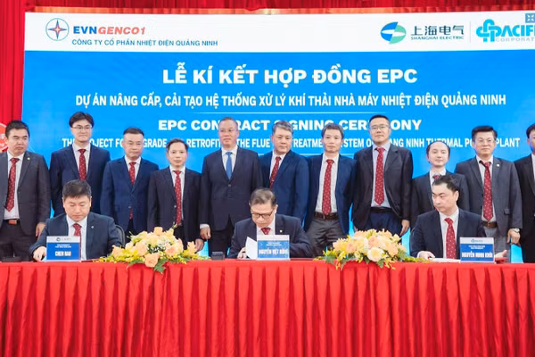 Lễ ký kết Hợp đồng EPC Dự án nâng cấp, cải tạo hệ thống xử lý khí thải Nhà máy Nhiệt điện Quảng Ninh. (Ảnh: EVNGENCO1 cung cấp) 