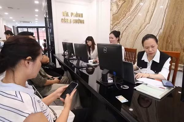 Hoạt động công chứng đóng vai trò 'lá chắn pháp lý' phòng ngừa rủi ro, bảo vệ an toàn tài sản cho người dân và doanh nghiệp.