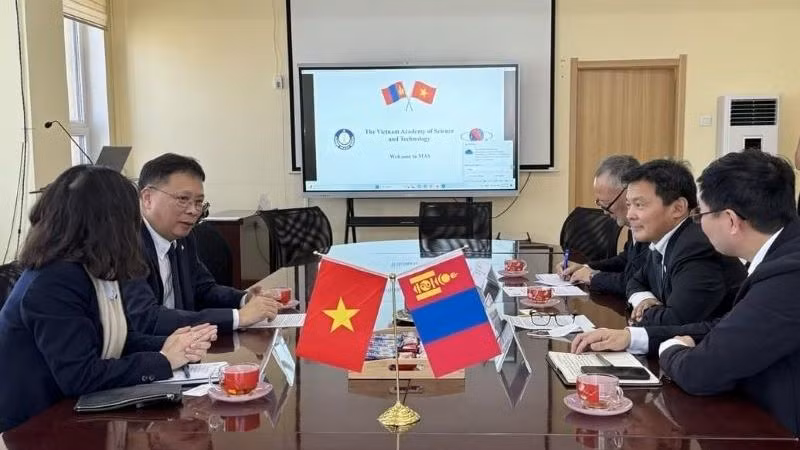 Viện Hàn lâm Khoa học và Công nghệ Việt Nam và Viện Hàn lâm Khoa học Mông Cổ hội đàm song phương.