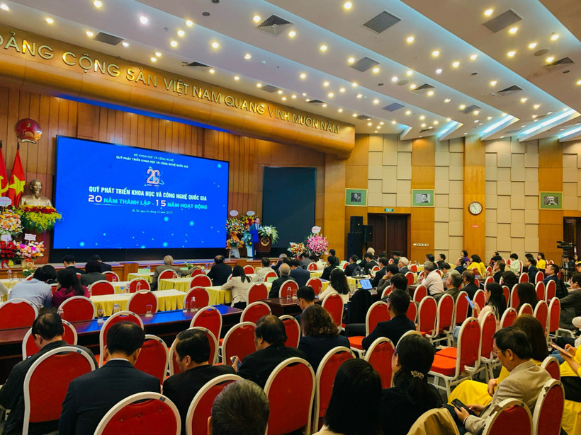 Toàn cảnh hội nghị.