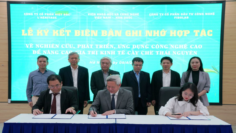 Lễ ký kết hợp tác.
