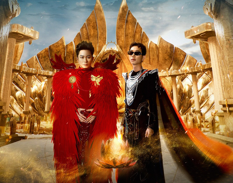 Hình ảnh ca sĩ Tùng Dương và rapper Double 2T trong MV "Cánh chim Phượng Hoàng".