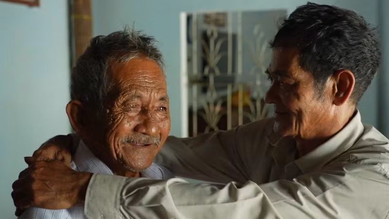 Phim tái hiện những câu chuyện đời thường nhưng đầy ám ảnh của các cựu binh và thân nhân người đã mất. (Ảnh: VTV)