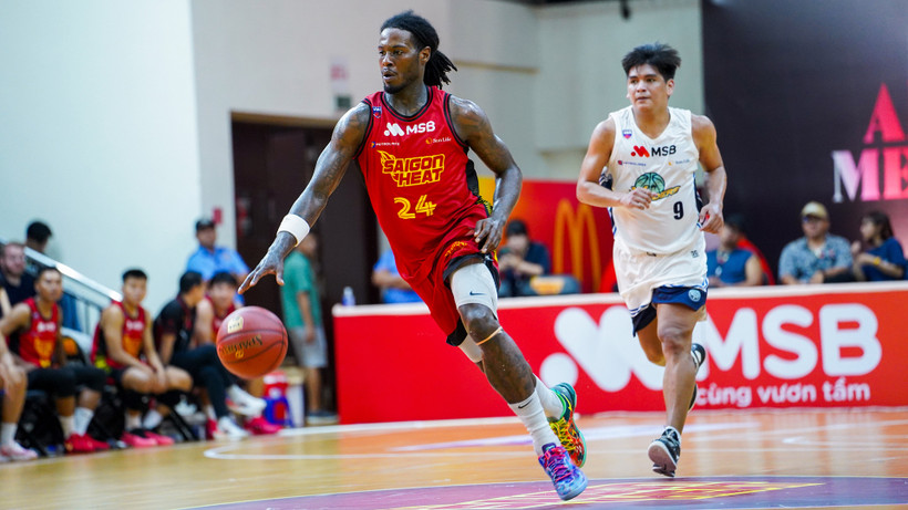 Saigon Heat thể hiện sức mạnh trước đội bóng khách mời. (Ảnh: VBA)