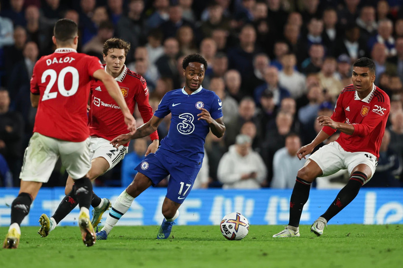 Cả Chelsea và ManU đều là những đội bóng đang đau đầu trước ước muốn xây dựng sân vận động mới.