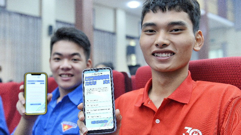 Các bạn trẻ hào hứng tranh tài ngay tại buổi lễ phát động Cuộc thi. 