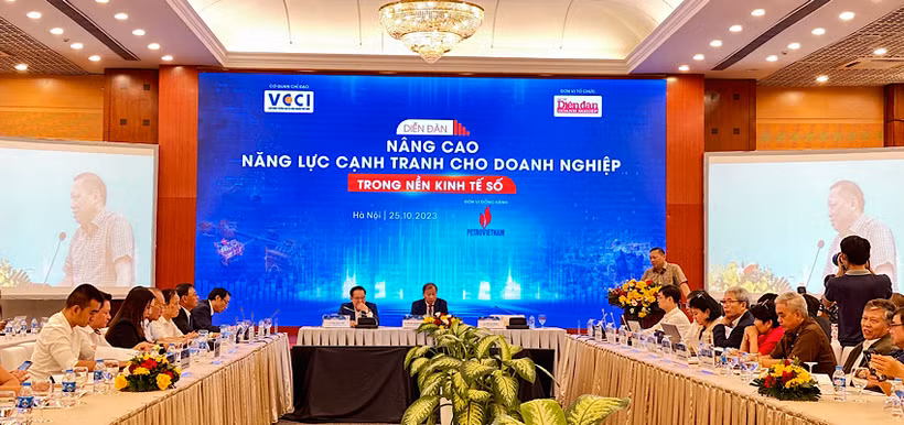 Quang cảnh Diễn đàn "Nâng cao năng lực cạnh tranh của doanh nghiệp trong nền kinh tế số"