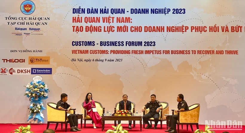 Các diễn giả tham gia DIễn đàn Hải quan - Doanh nghiệp.