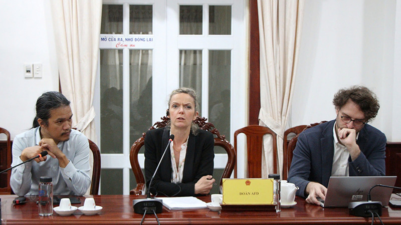 Bà Audrey Guiral-Naepales, Trưởng Ban Phát triển đô thị của AFD phát biểu tại buổi làm việc.