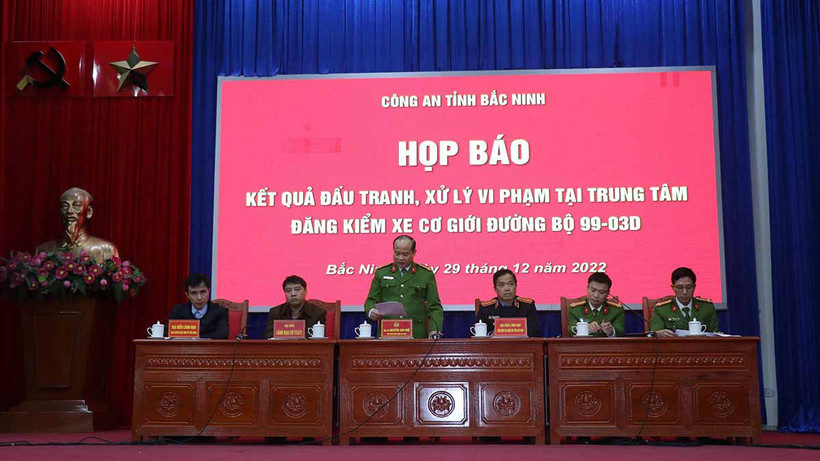Toàn cảnh buổi họp báo.