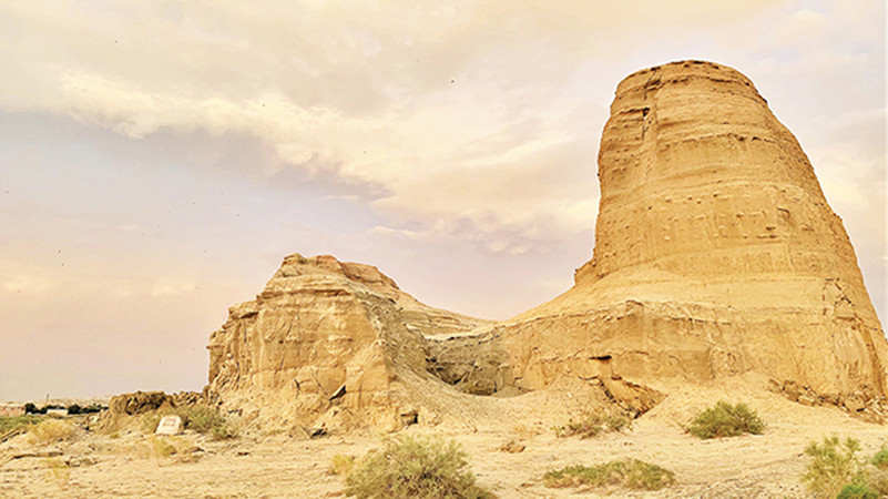 Những gò đất với hình thù kỳ quái ở Thành phố Ma quỷ.