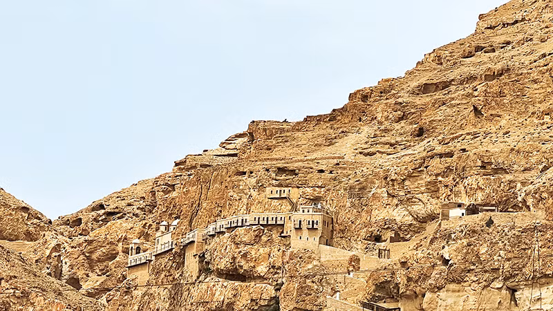 Núi Cám dỗ nổi tiếng ở thành phố Jericho.