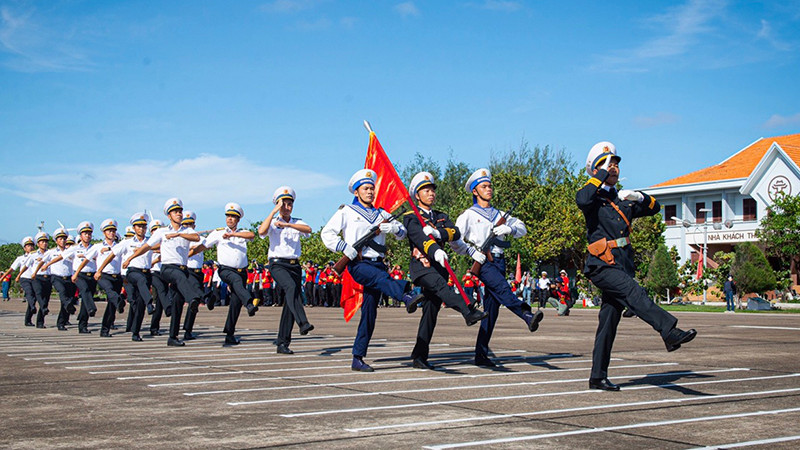 Diễu binh trên đảo Trường Sa.