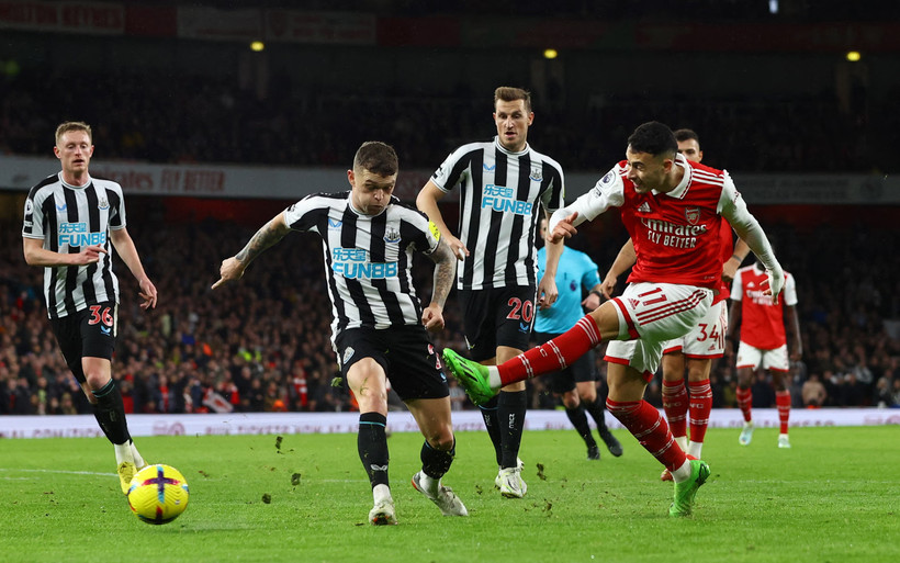 Cuộc đọ sức giữa Newcastle và Arsenal sẽ vô cùng hấp dẫn, đặc biệt ở hai hành lang cánh.