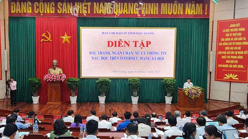 Quang cảnh buổi diễn tập.