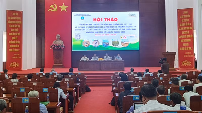 Quang cảnh hội thảo.