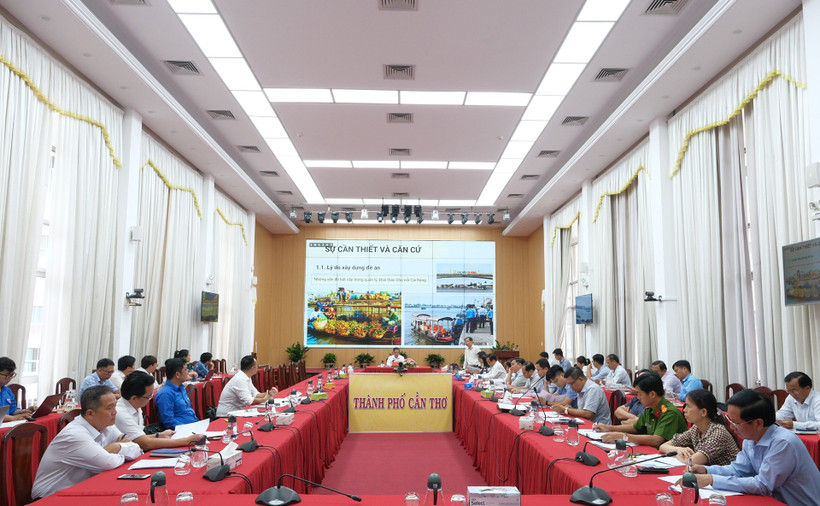 Quang cảnh cuộc họp.