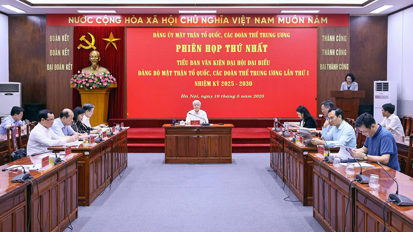 Toàn cảnh phiên họp.