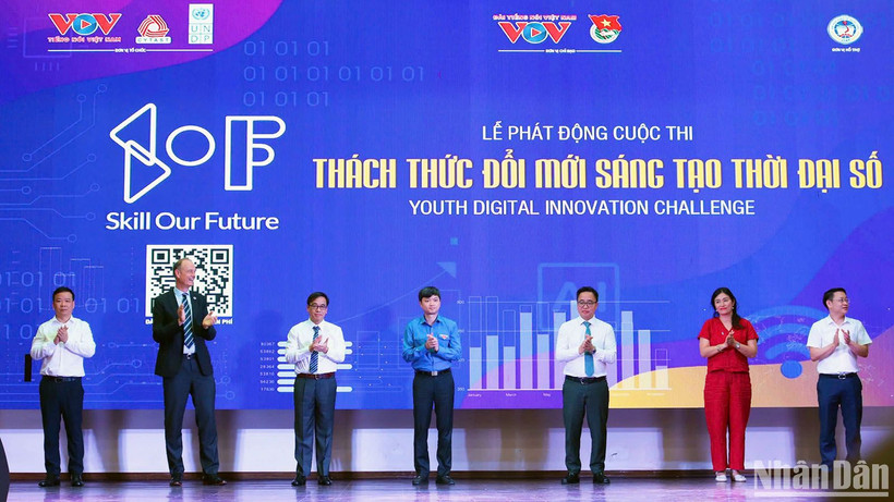 Đại diện Trung ương Đoàn và các đơn vị liên quan phát động Cuộc thi “Thách thức đổi mới sáng tạo thời đại số - Youth Digital Innovation Challenge” trong khuôn khổ chương trình.
