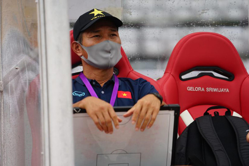 Huấn luyện viên Akira Ijiri của đội tuyển U18 nữ Việt Nam. (Ảnh: VFF)