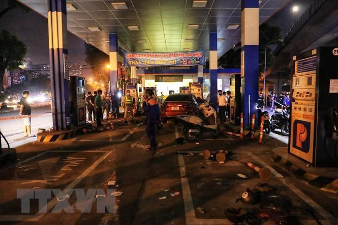 Chiếc ô-tô gây tai nạn. (Ảnh: TTXVN)