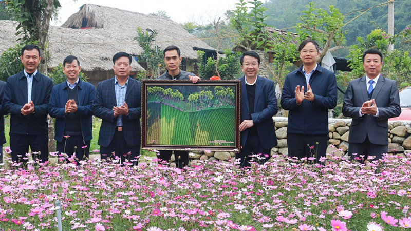 Chương trình mỗi xã một sản phẩm OCOP gắn với xây dựng nông thôn mới đã nâng thương hiệu, nâng giá trị chè Thái Nguyên. 