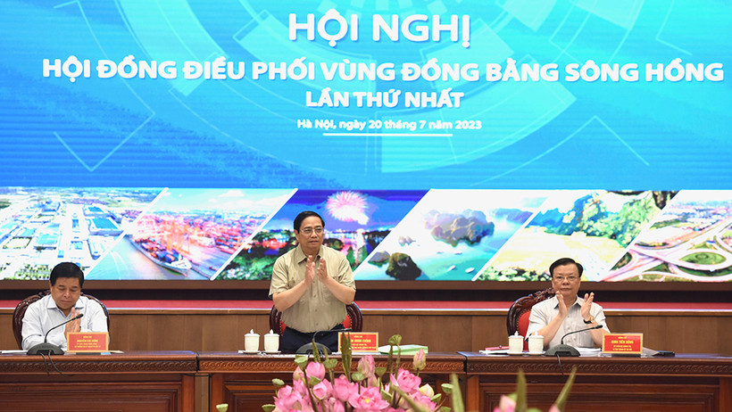 Thủ tướng Phạm Minh Chính, Chủ tịch Hội đồng điều phối vùng đồng bằng sông Hồng, chủ trì Hội nghị lần thứ nhất của Hội đồng.
