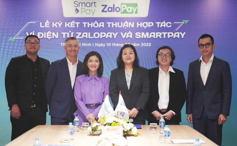 Quang cảnh lễ ký kết.