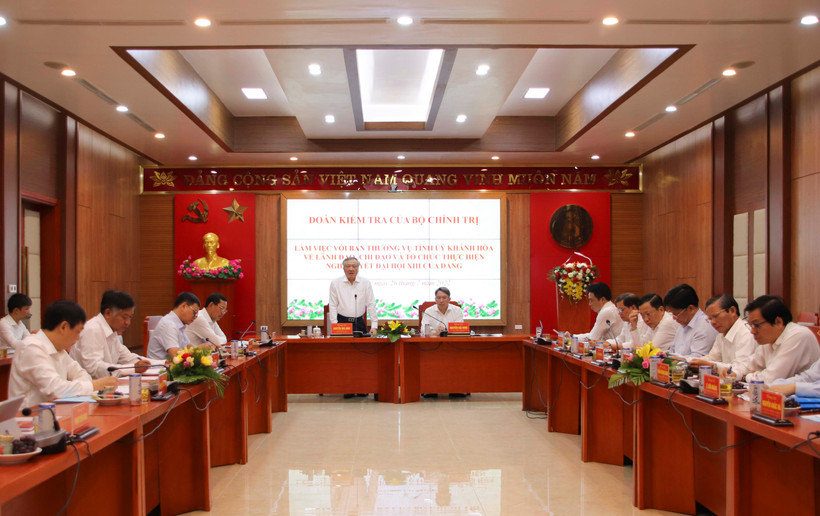 Quang cảnh buổi làm việc.