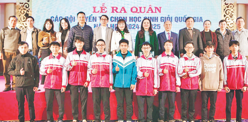 Tất cả 10 học sinh đội tuyển môn Tin học tỉnh Quảng Trị đều đoạt giải cao tại Kỳ thi học sinh giỏi quốc gia năm học 2024-2025.