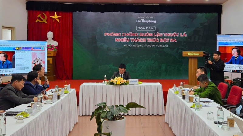 Quang cảnh tọa đàm.