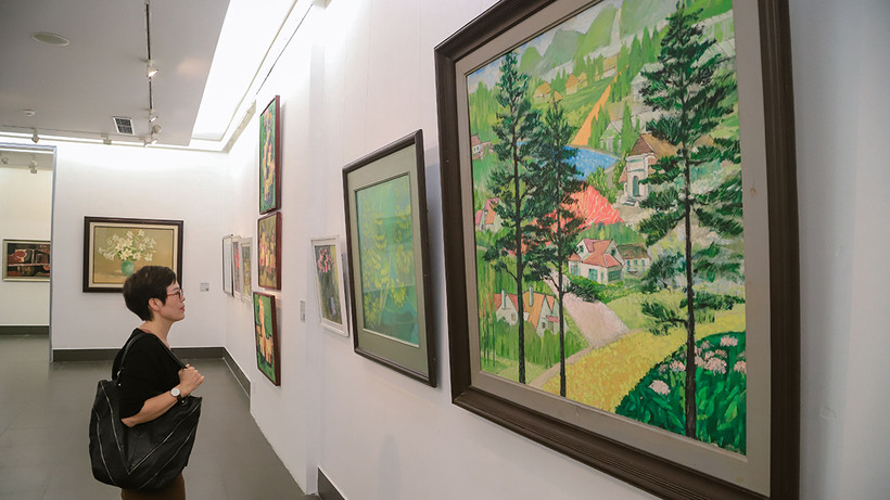 "Non Côi sông Vị” quy tụ các tác phẩm về chủ đề quê hương, đất nước của họa sĩ Nam Định.