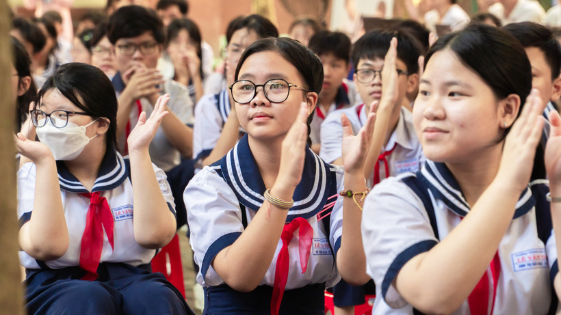 Các em nhỏ tại thành phố mang tên Bác tham gia hưởng ứng phát động Sân chơi “Thiếu niên Việt nam - Công dân toàn cầu” năm 2023. 