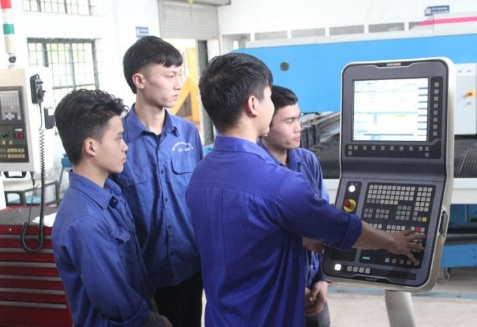 Nâng cao trình độ cho lao động Nghệ An để đáp ứng nhu cầu của các nhà tuyển dụng nước ngoài.