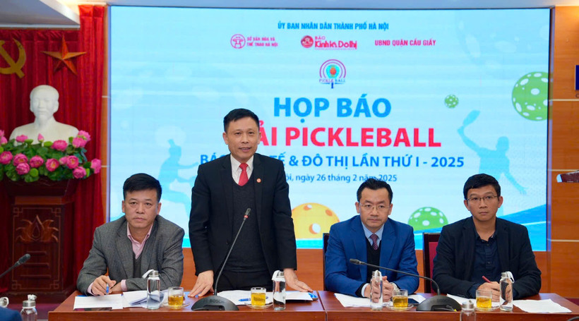 Tổng Biên tập Báo Kinh tế và Đô thị Nguyễn Thành Lợi - Trưởng Ban tổ chức chia sẻ tại buổi họp báo. 