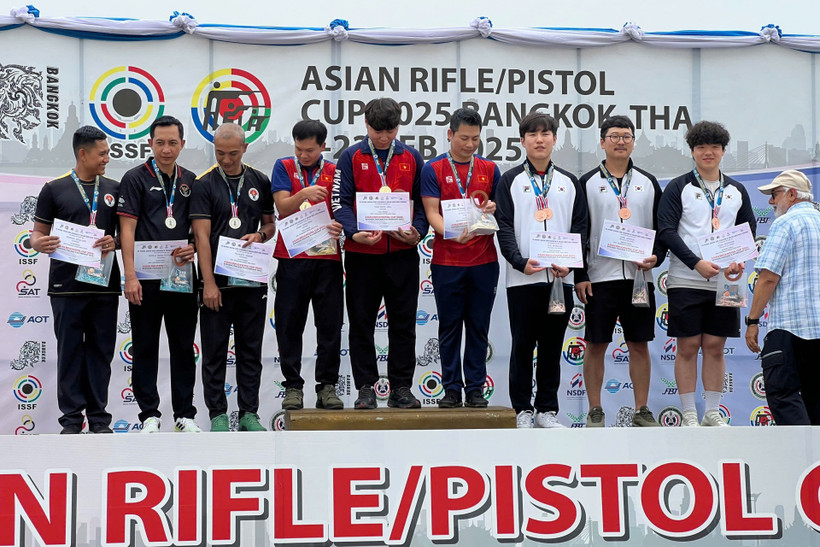 Việt Nam giành tấm Huy chương Vàng nội dung 25m súng ngắn tiêu chuẩn đồng đội nam. 