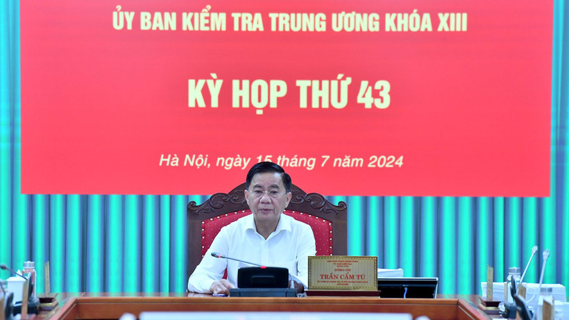 Đồng chí Trần Cẩm Tú, Ủy viên Bộ Chính trị, Bí thư Trung ương Đảng, Chủ nhiệm Ủy ban Kiểm tra Trung ương chủ trì Kỳ họp thứ 43. 