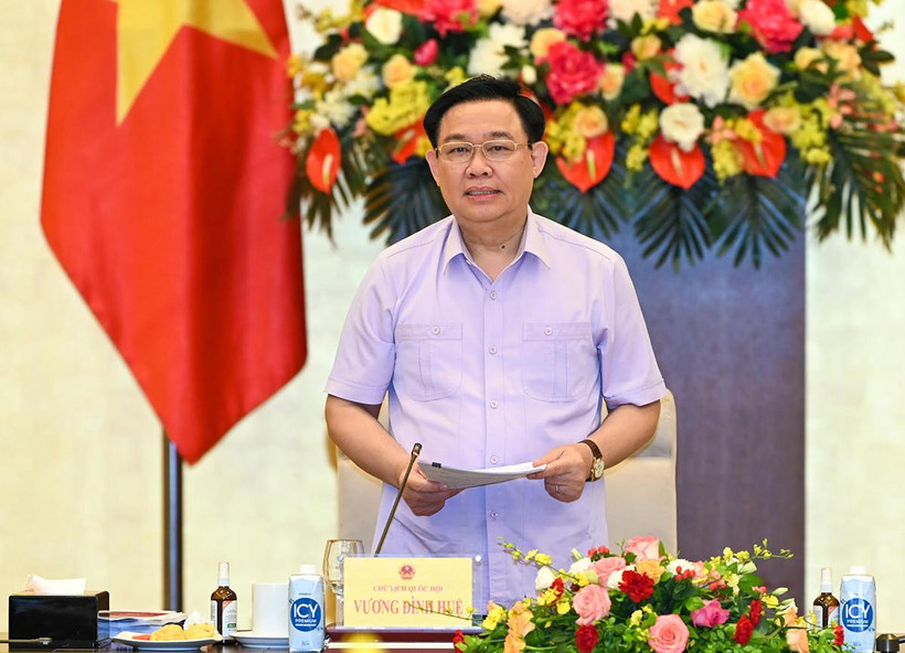 Chủ tịch Quốc hội Vương Đình Huệ phát biểu ý kiến tại hội thảo. (Ảnh: DUY LINH)