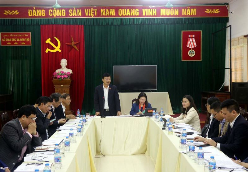 Đoàn đại biểu Quốc hội tỉnh Hưng Yên giám sát việc thực hiện chính sách, pháp luật về đổi mới hệ thống tổ chức và quản lý, nâng cao chất lượng, hiệu quả hoạt động của các đơn vị sự nghiệp công lập tại Sở Giáo dục và Đào tạo tỉnh Hưng Yên.